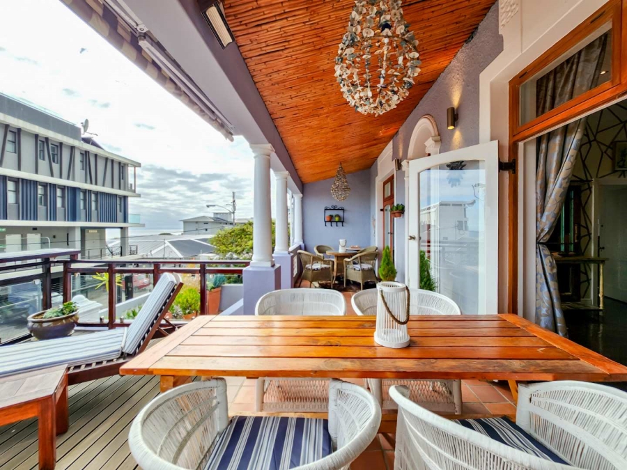 3 Bedroom Property for Sale in Sea Point Western Cape